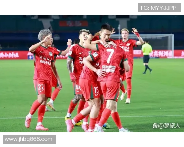 被伤害的足球明星背后的故事与复苏之路探寻心灵的坚韧与勇气